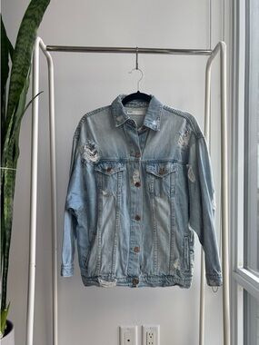 ZARA | Oversized Distressed Light Wash Denim Jacket Size S